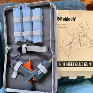 ☕ New! Romech Hot Glue Gun Kit – Case and Glue Sticks- Duel Power - Regular size